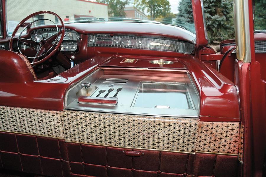  Cadillac Maharani Special Motorama Show Car 1956 года  (фото 5 из 27)